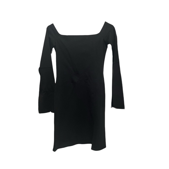 Alexis Sterre Off Shoulder High Slit Bell Sleeve
Mini Dress, Excellent Condition - Picture 4 of 6